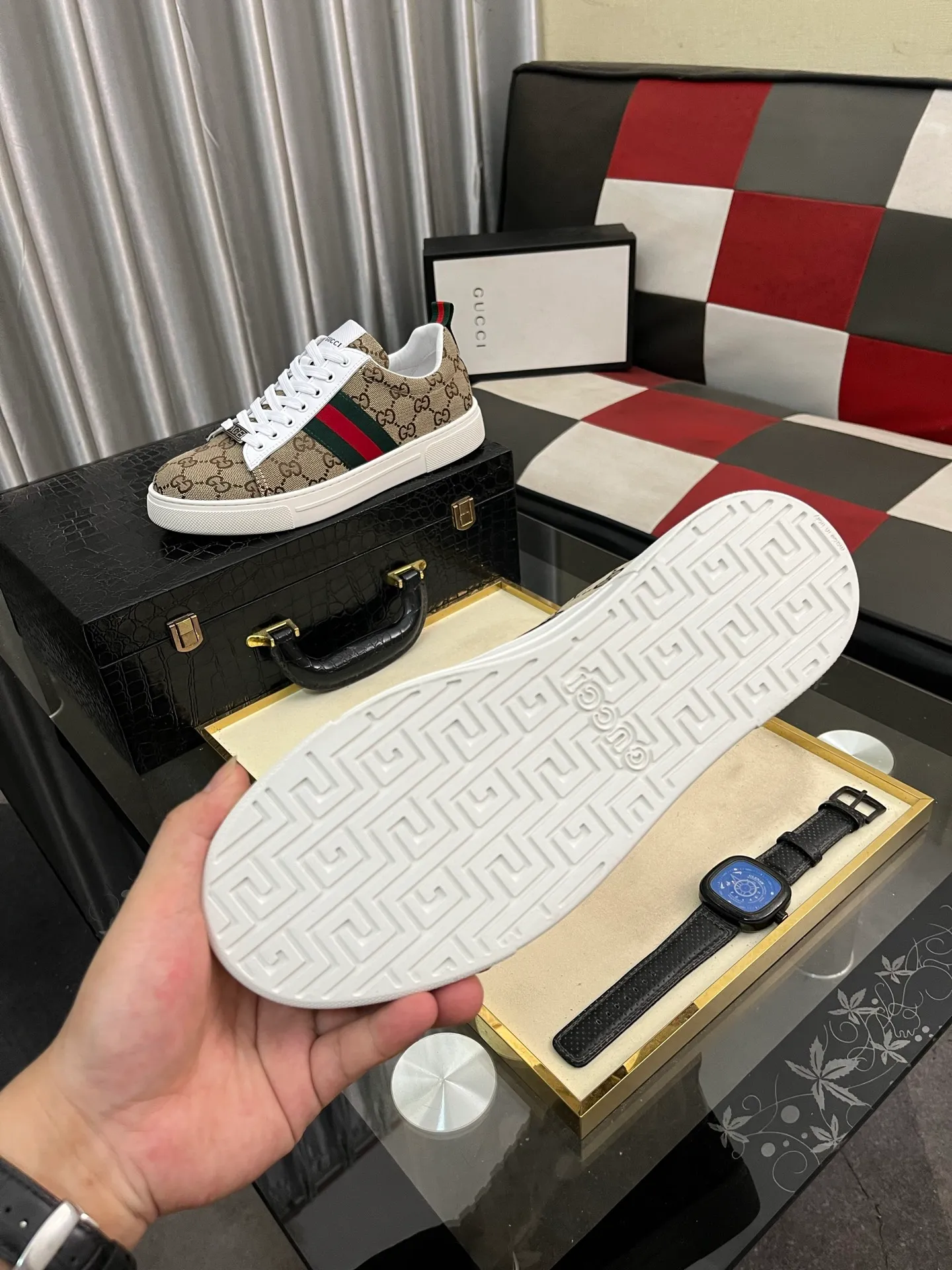 Men's Men's Shoes💰420⌚️⌚️【GUCCI】Gucci men's latest white shoe series casual shoes! The official website is built 1:1. Upper: Made of imported cowhide, with electric embroidery ➕Inner lining: Made of high-quality first-layer pigskin, soft and comfortable. Picky material selection and exquisite workmanship give you the best enjoyment. Size: 38-443️⃣Colors available